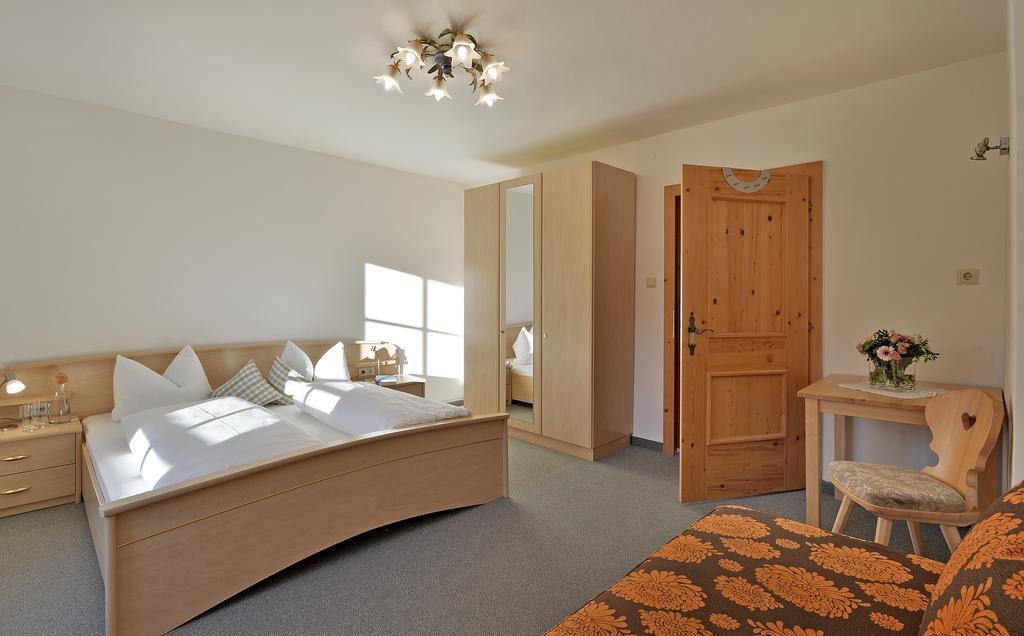 Haus Sonnenschein Apartment Hart im Zillertal Ruang foto